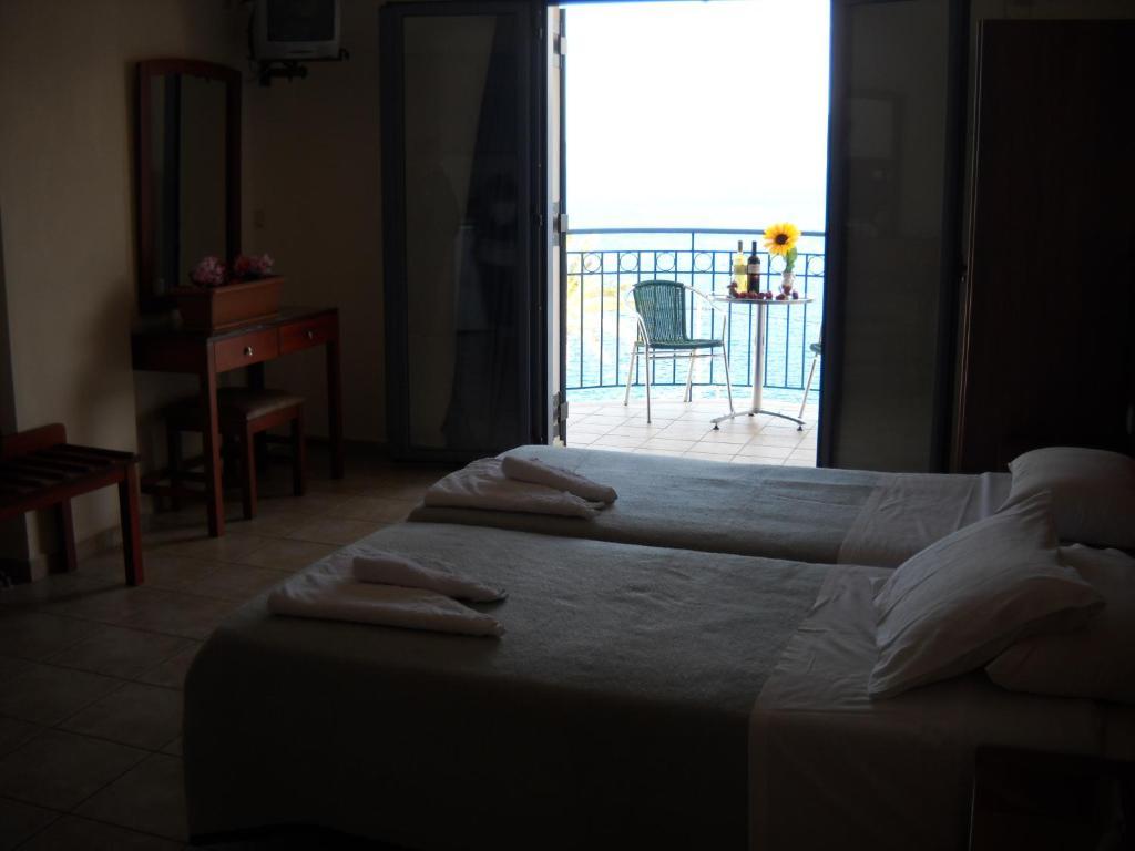 Olive Bay Hotel Agia Efimia Habitación foto