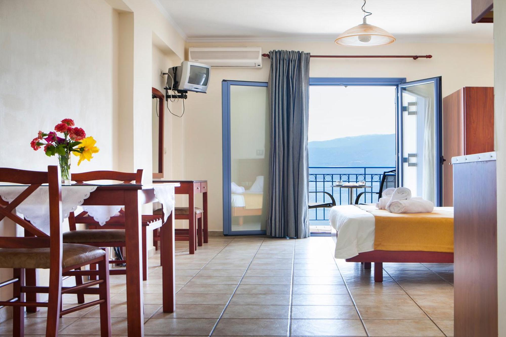 Olive Bay Hotel Agia Efimia Habitación foto
